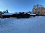 The Hive, a spacious secluded, pet-friendly retreat!