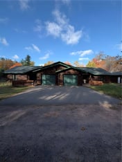The Nest, a spacious, secluded pet-friendly retreat!