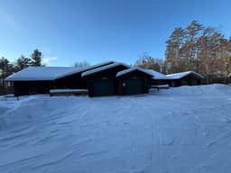 The Nest, a spacious, secluded pet-friendly retreat!