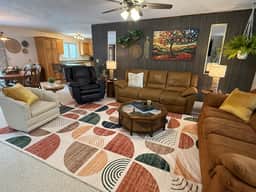 The Hive, a spacious secluded, pet-friendly retreat!