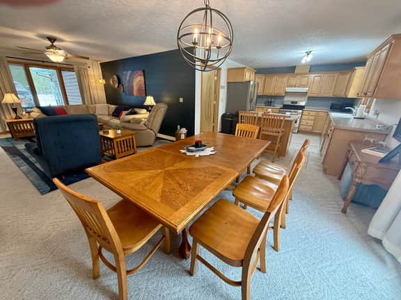 The Nest, a spacious, secluded pet-friendly retreat!