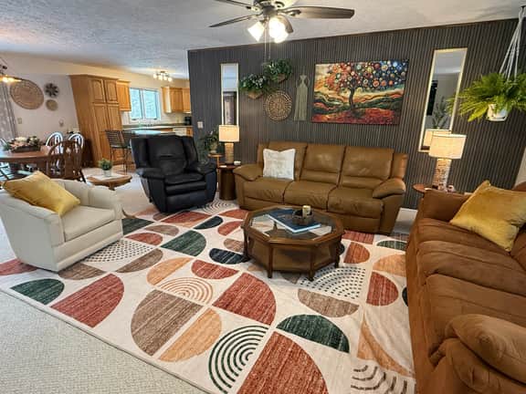 The Hive, a spacious secluded, pet-friendly retreat!