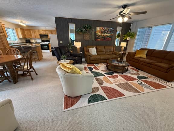 The Hive, a spacious secluded, pet-friendly retreat!