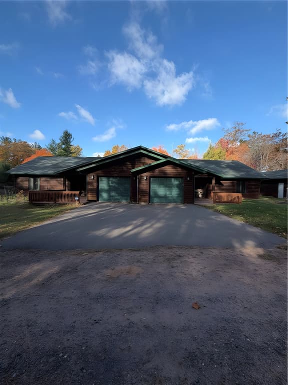 The Nest, a spacious, secluded pet-friendly retreat!
