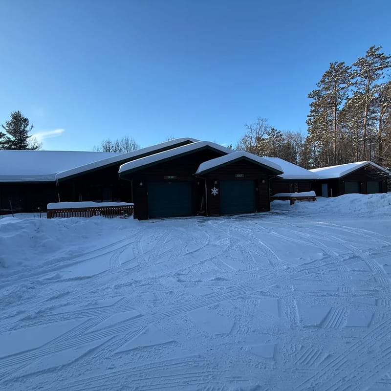 The Hive, a spacious secluded, pet-friendly retreat!